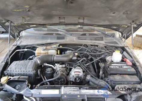 2005 Jeep Liberty Sport из США, поврежденный, VIN 1J4GL48KX5W714171